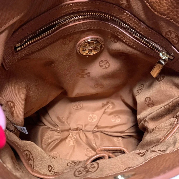 TORY BURCH Women’s Purse, great condition. Slight color transfer on the back. - Picture 4 of 6
